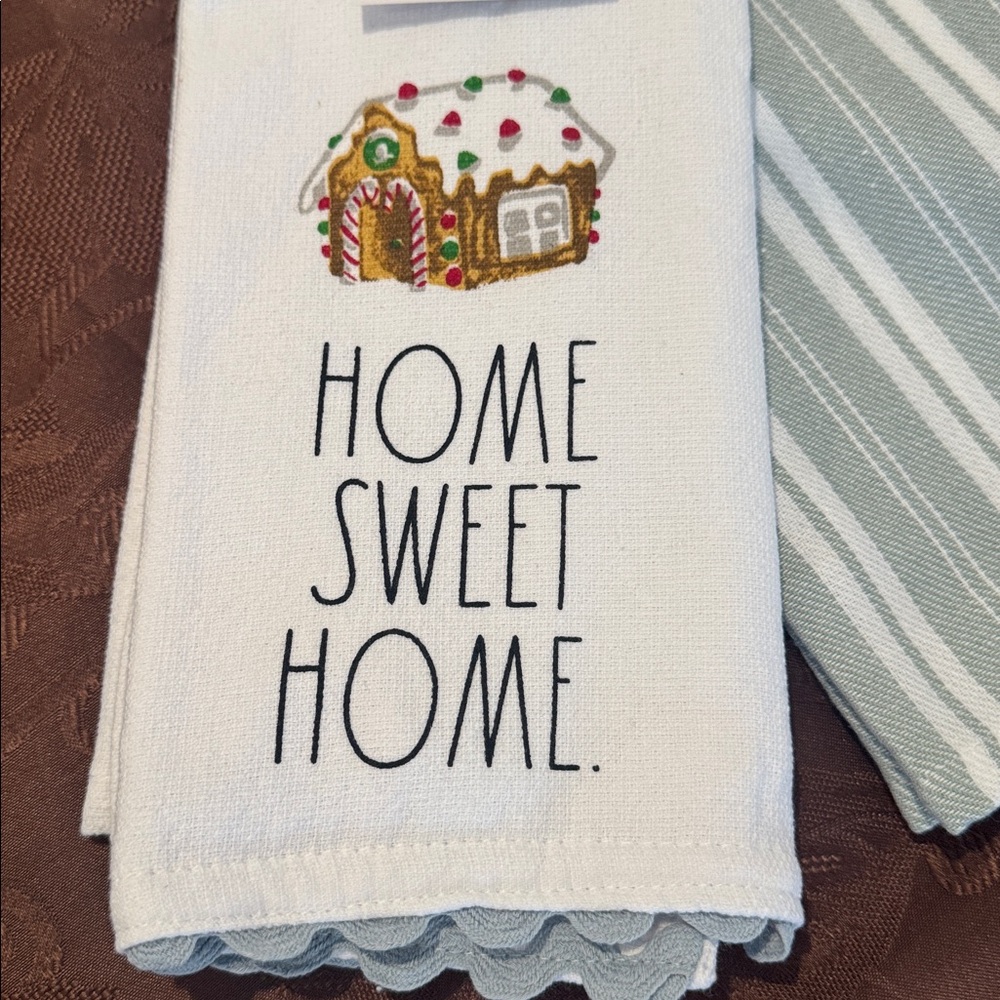 π²Rae Dunn 'Home Sweet Home' Towels - White and Green - Picture 3 of 6